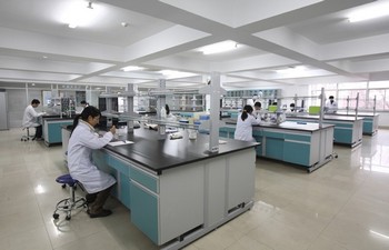 参观贵州亲子鉴定咨询机构实验室 30